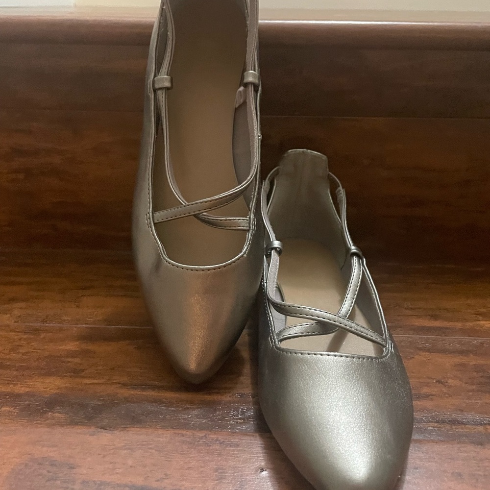 GAP strappy flats.